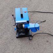 只需通过推杆控制卡销与