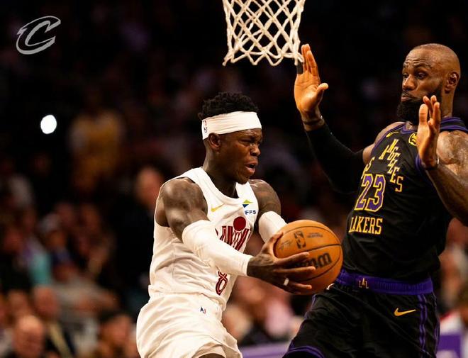 湖人狂胜骑士锁定季后赛席位 詹姆斯超越贾巴尔