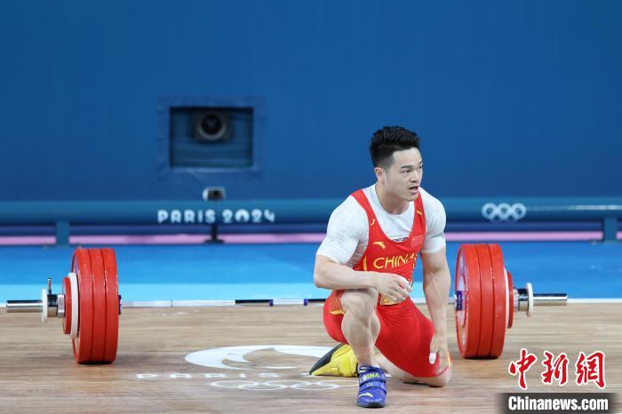 石智勇巴黎奥运挺举三连败泪别赛场