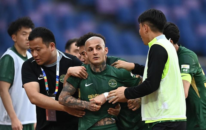 浙江队重罚拉拽对手头发外援 米特里策被禁赛罚